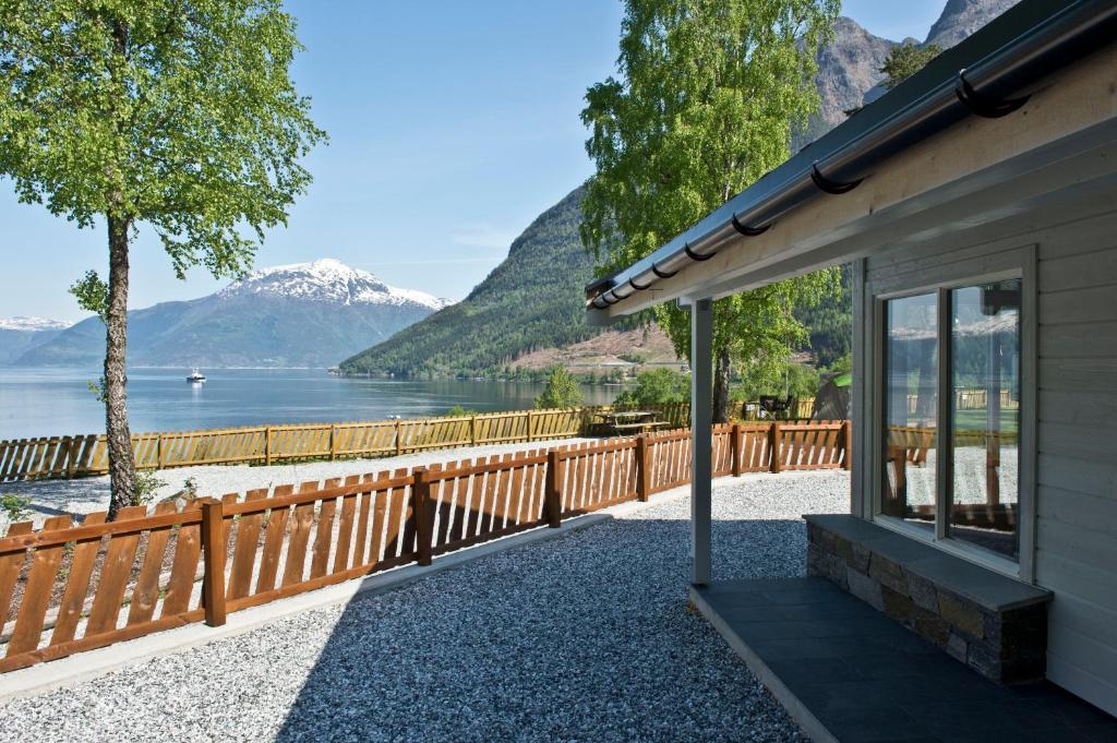 Kinsarvik Camping Hotel Exterior photo